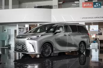 Lexus LM