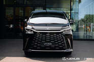 Lexus LM Superior