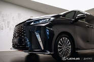 Lexus LM Superior