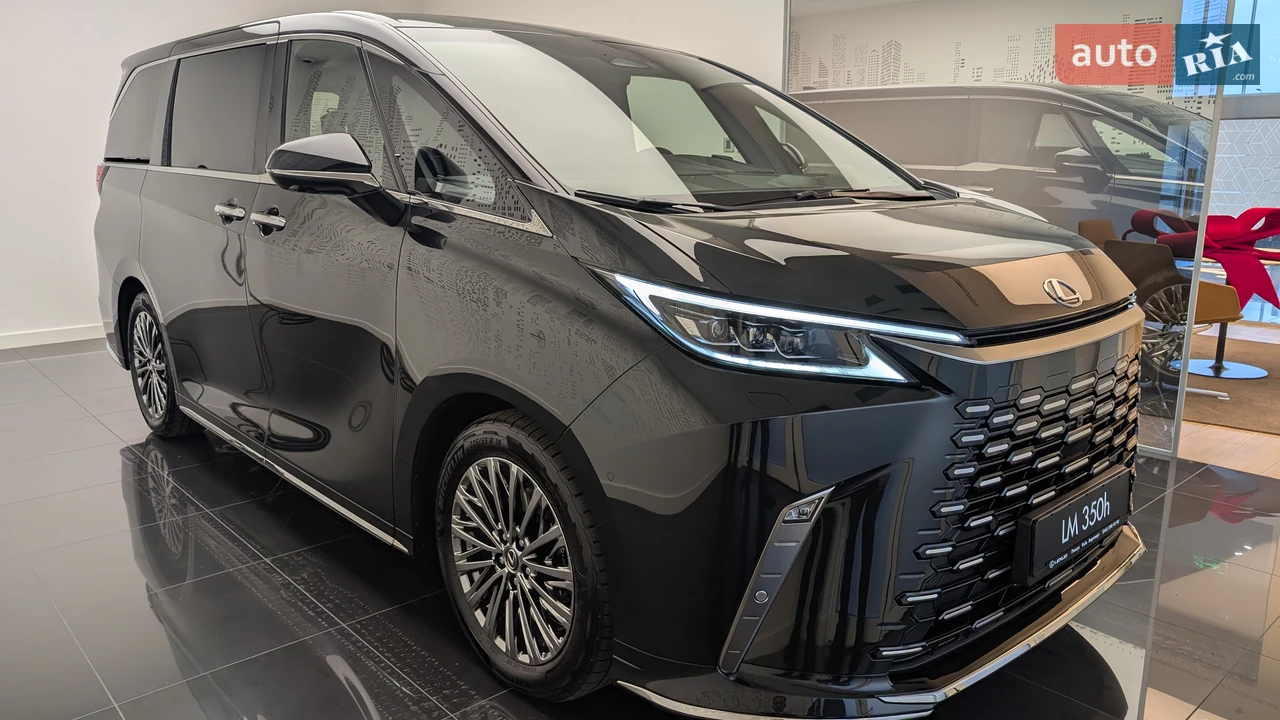 Lexus LM Superior