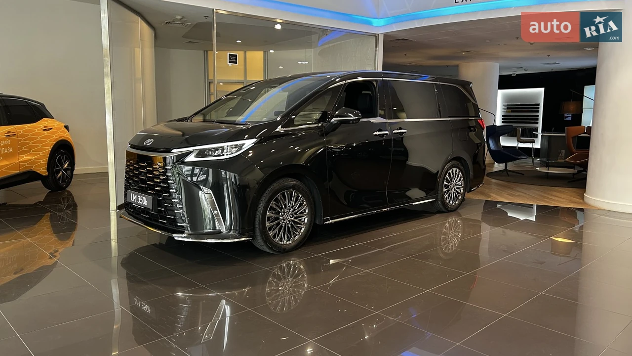 Lexus LM Superior