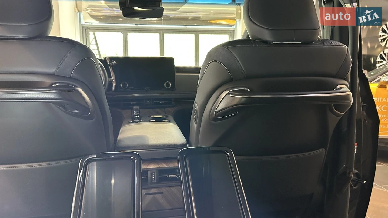 Lexus-10