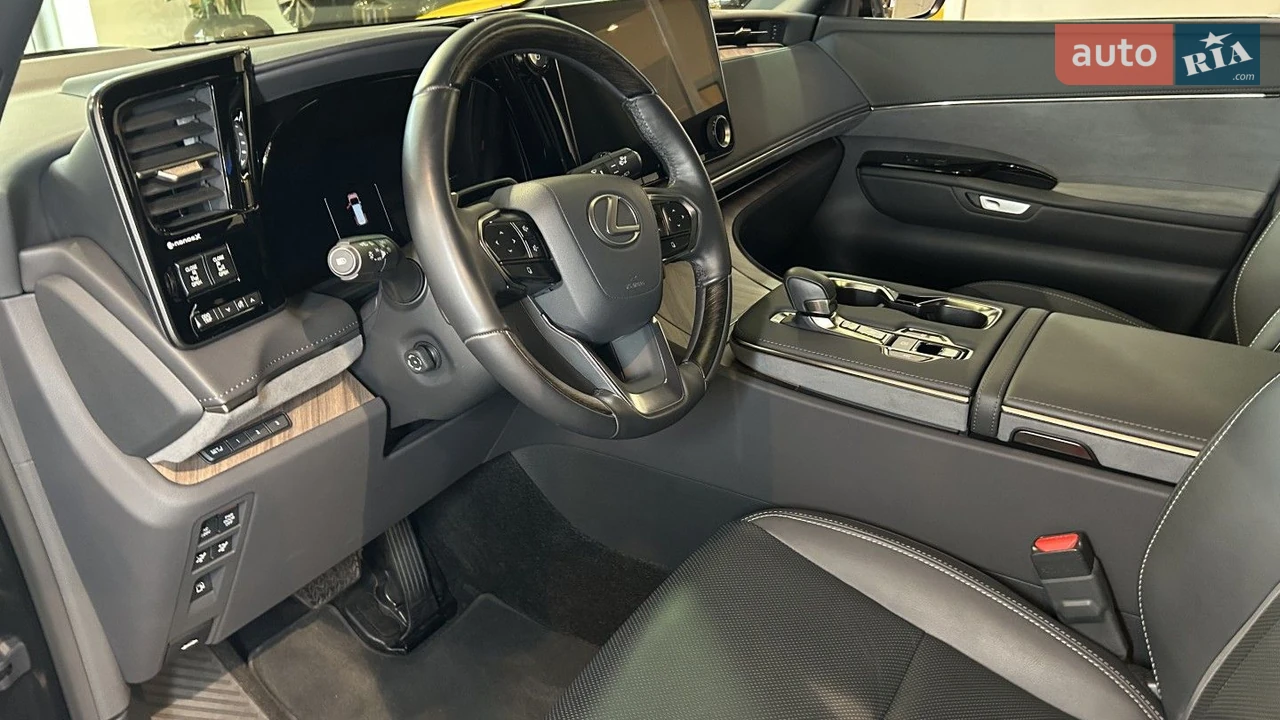 Lexus-13