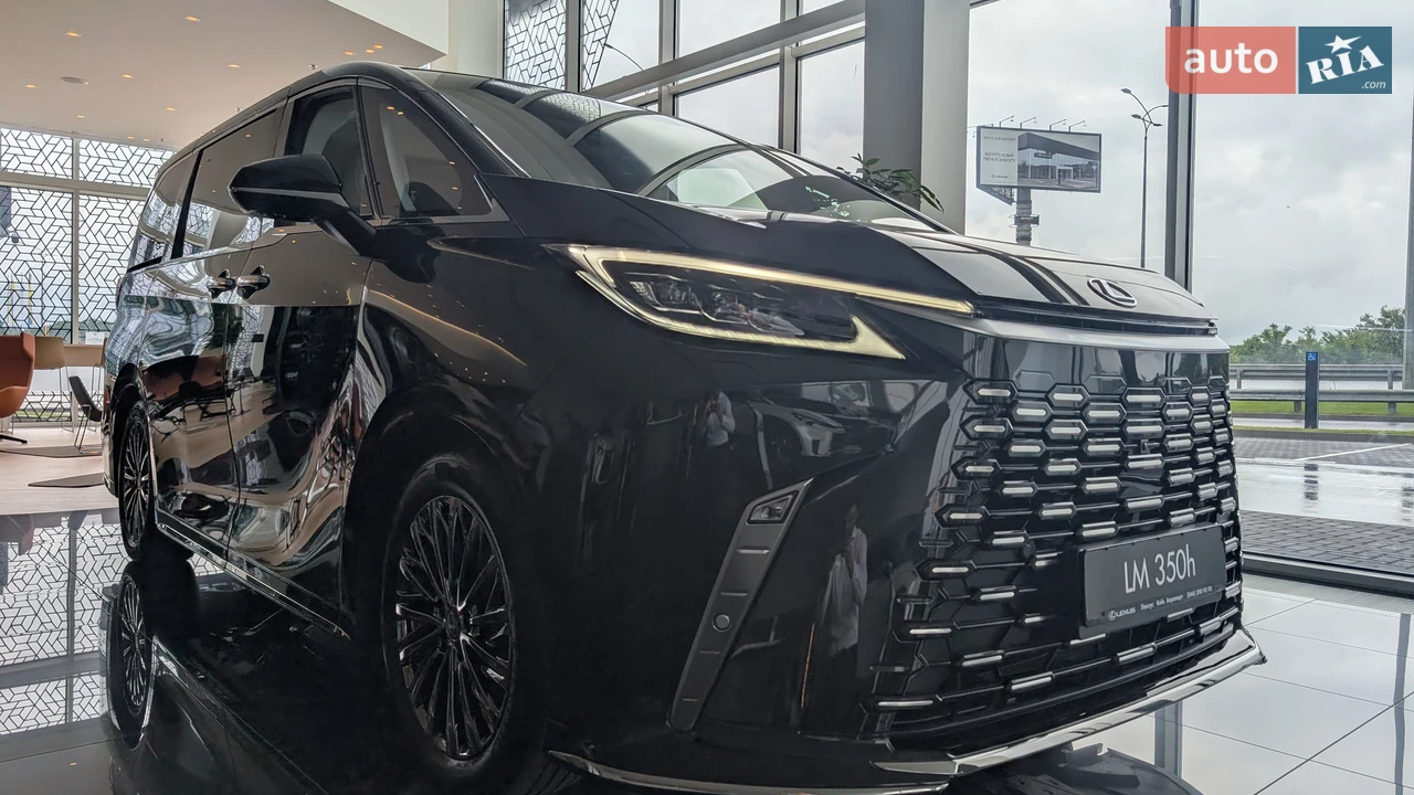Lexus LM Superior