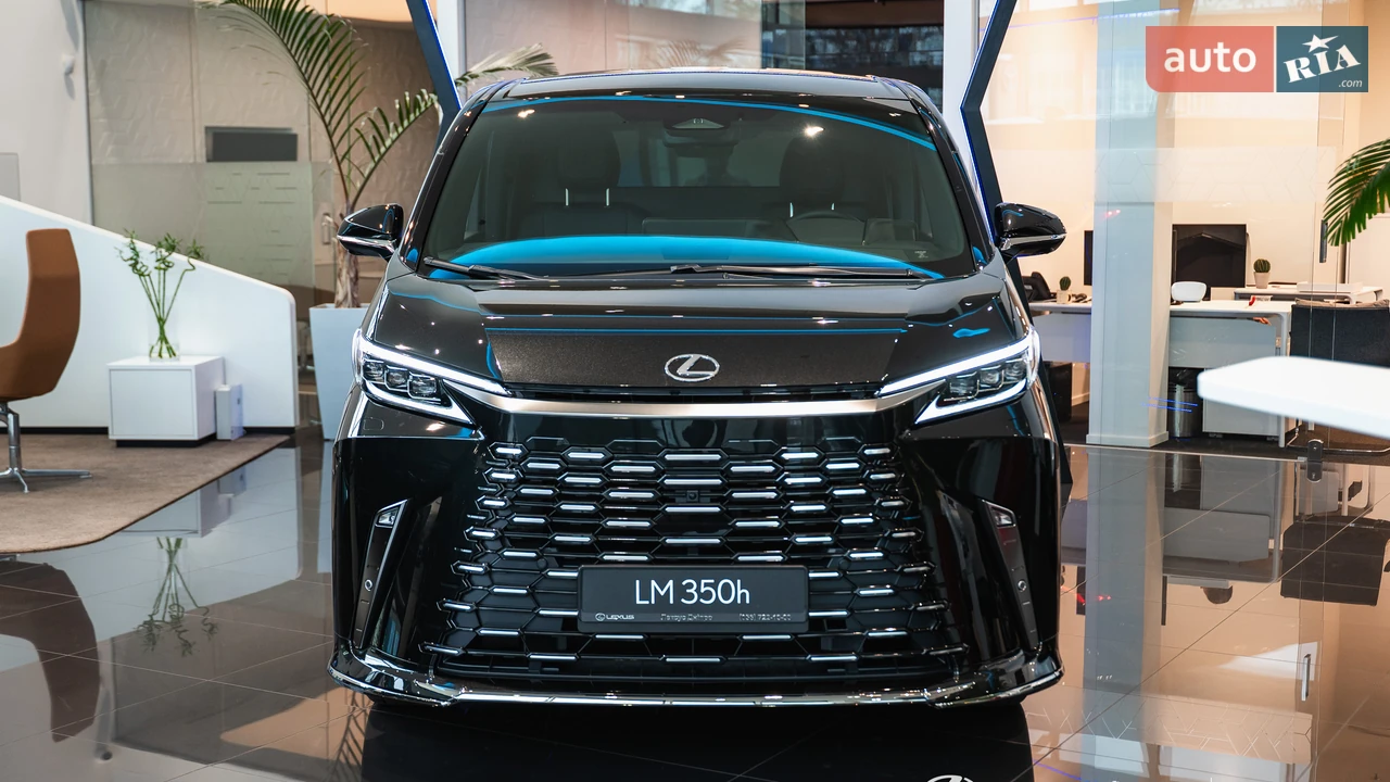 Lexus LM Superior