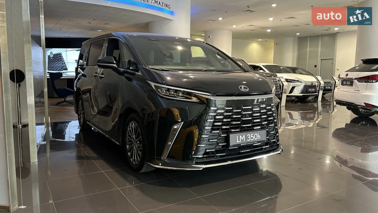 Lexus LM Superior