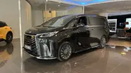 Lexus LM Superior