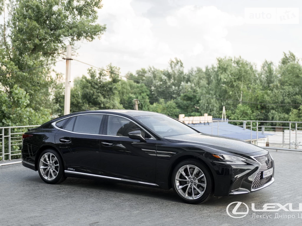 Lexus LS Luxury