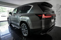 Lexus LX Luxury