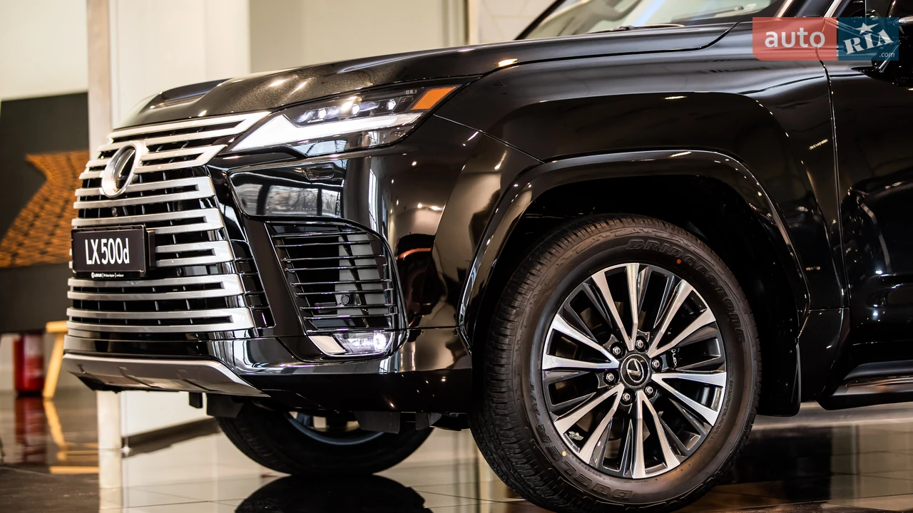 Lexus-8