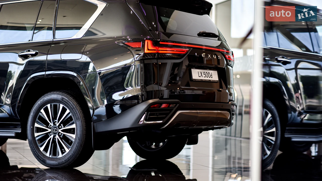 Lexus-4