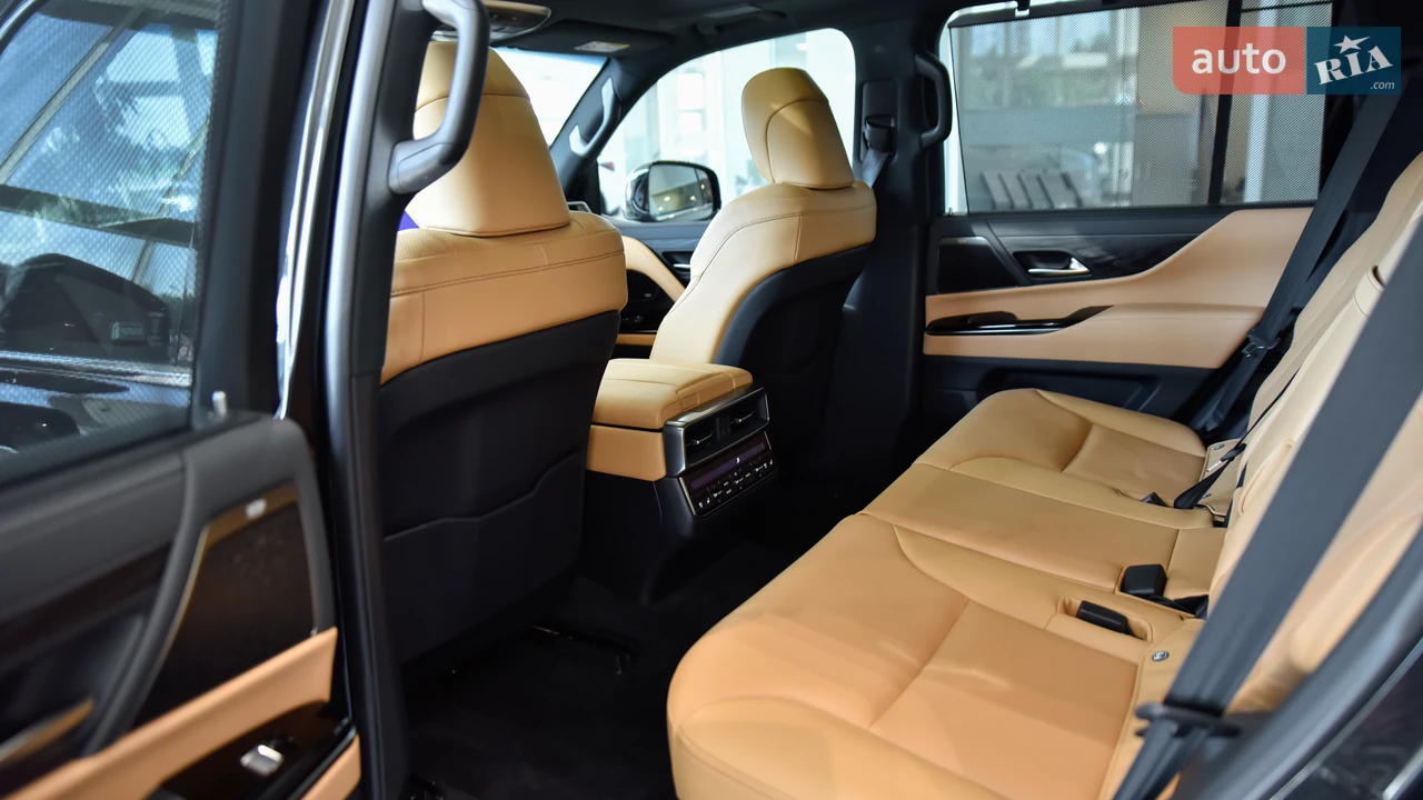 Lexus-16
