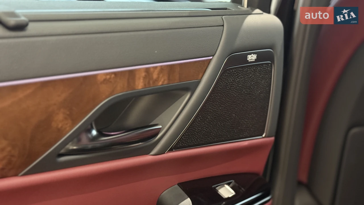 Lexus-17