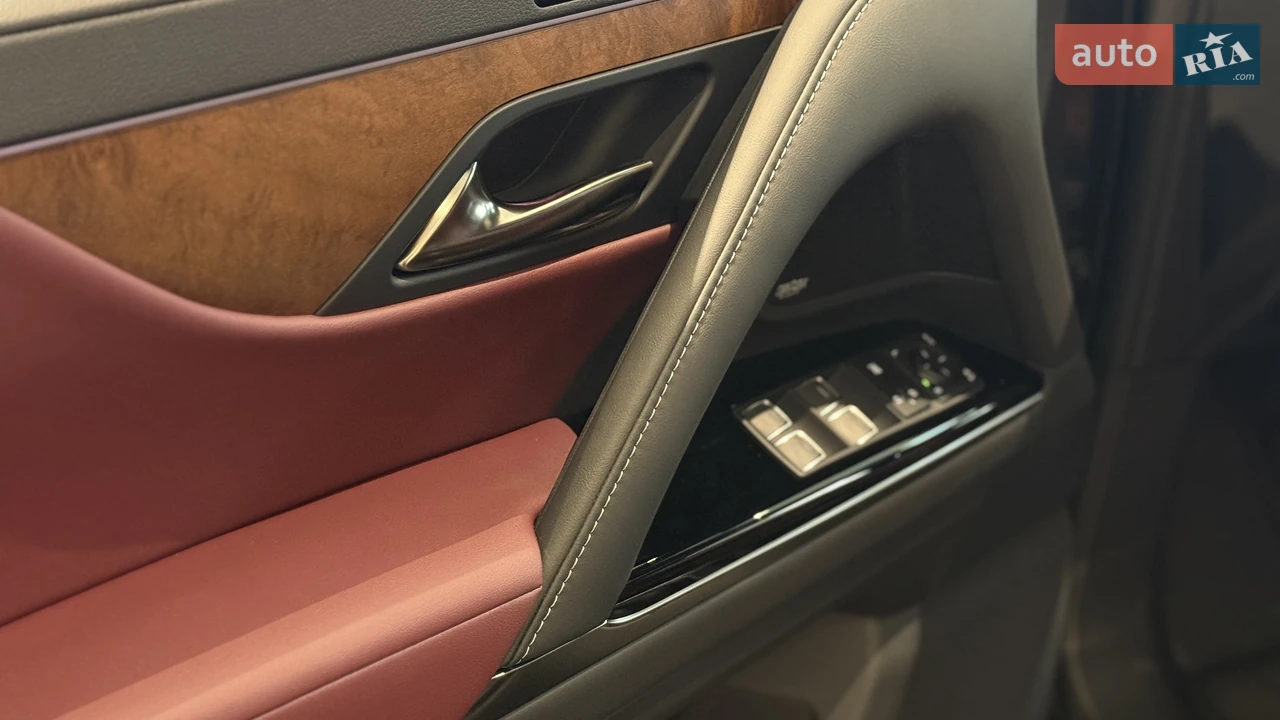 Lexus-19