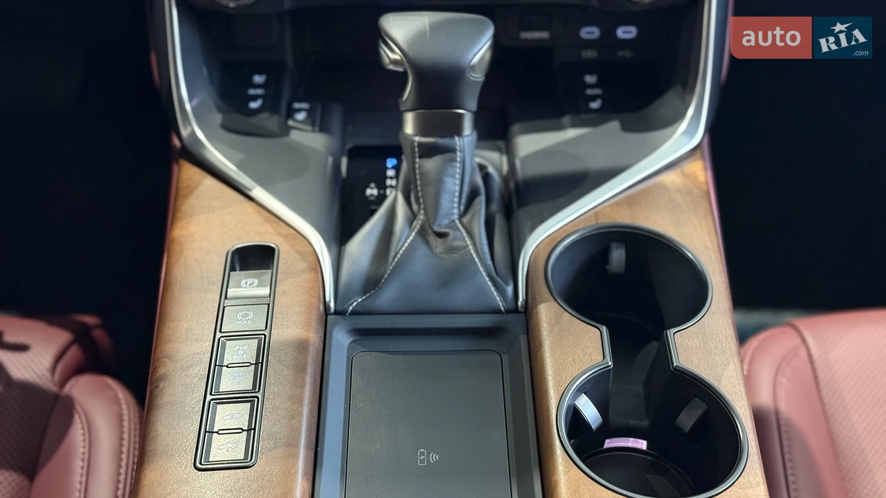 Lexus-26