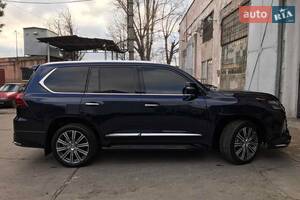 Lexus LX 2019 року