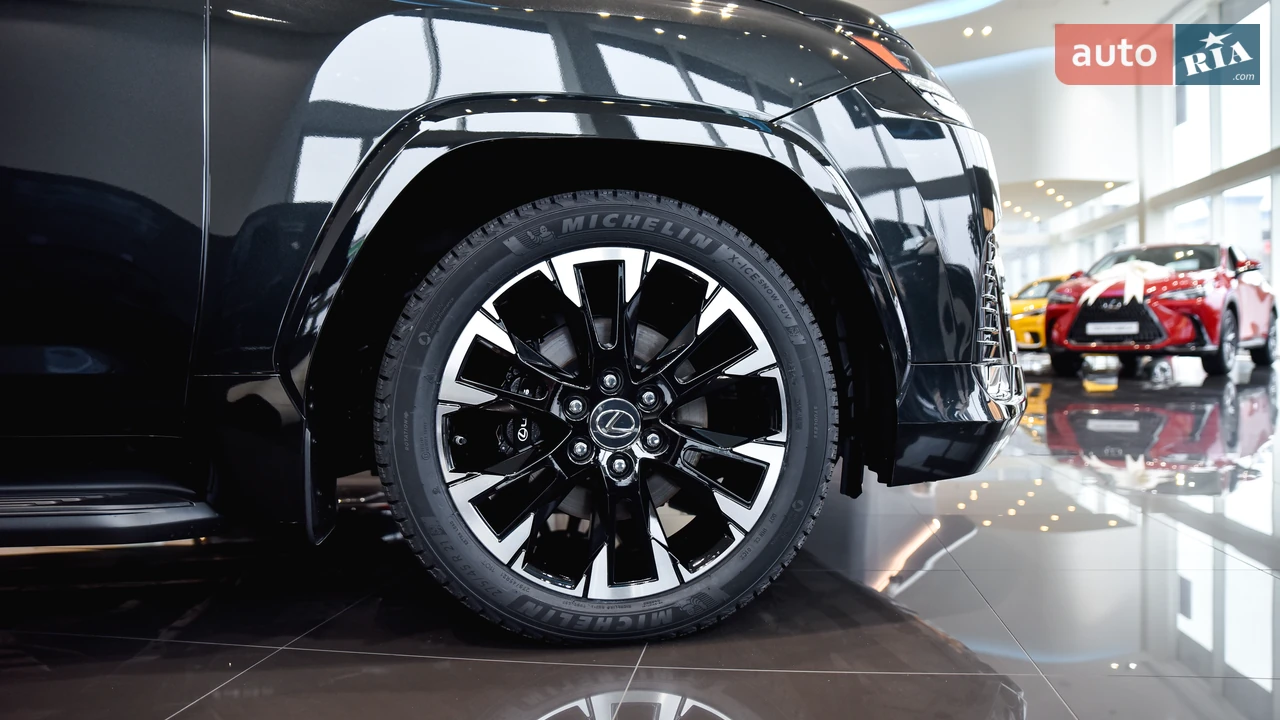 Lexus-13