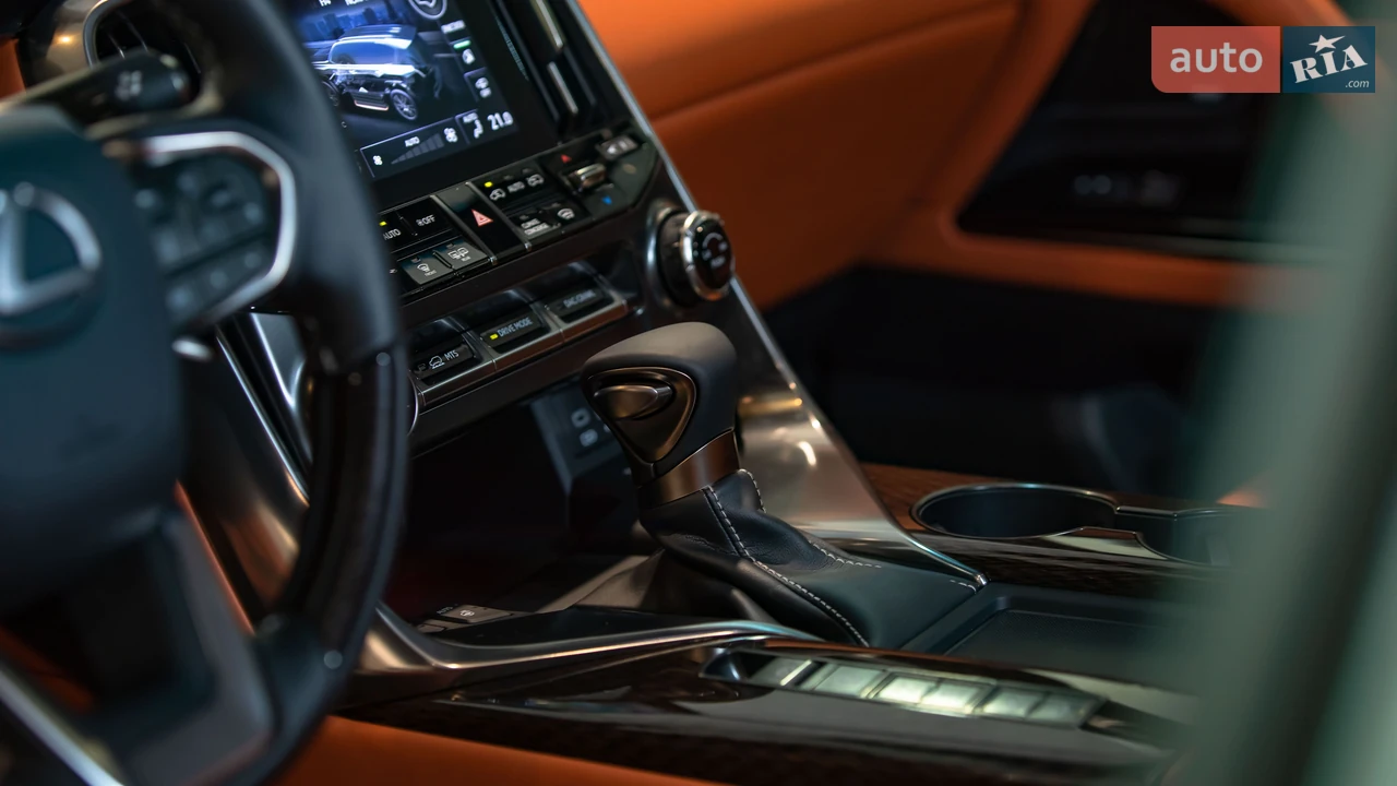 Lexus-2