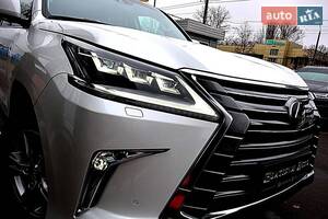 Lexus LX 2019 року