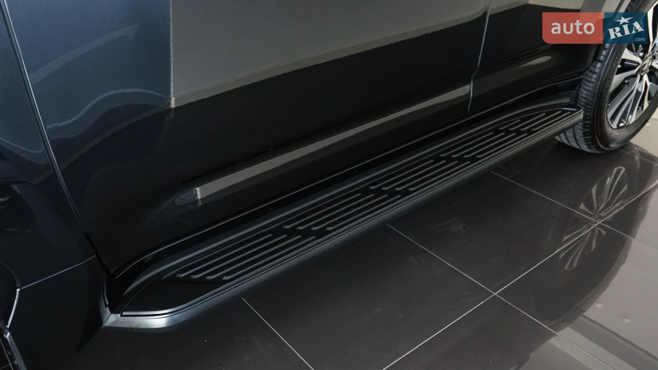 Lexus-9