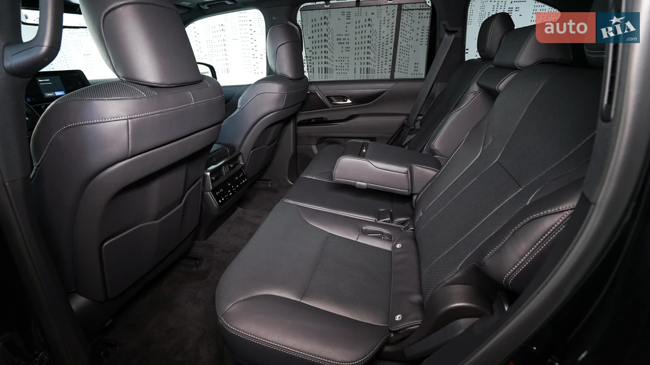 Lexus-23