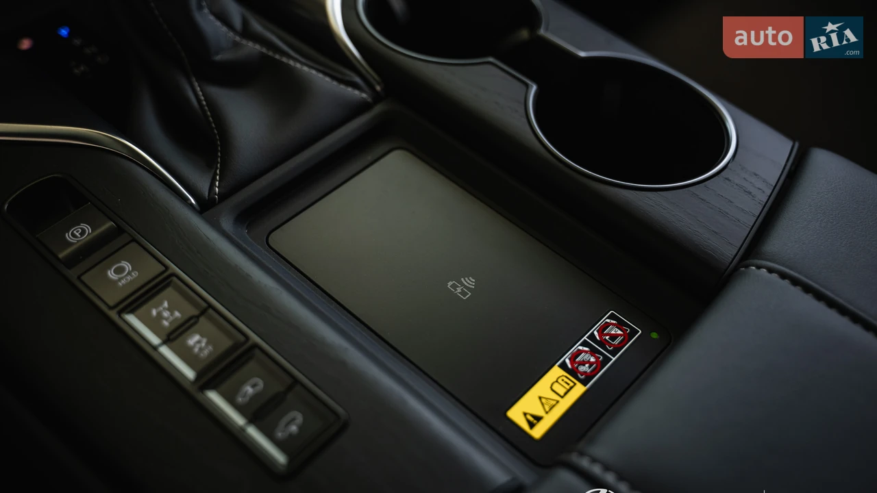 Lexus-15