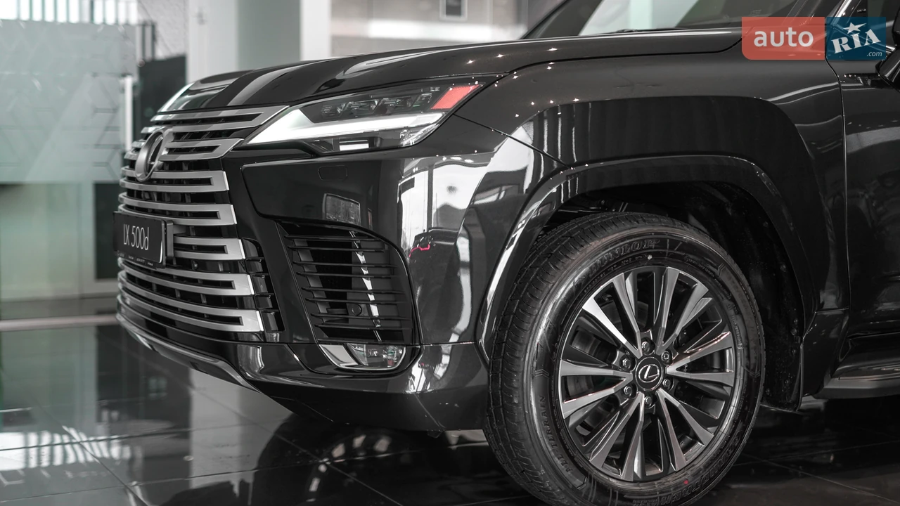 Lexus-5