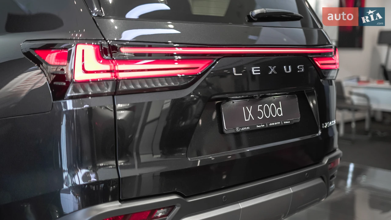 Lexus-10