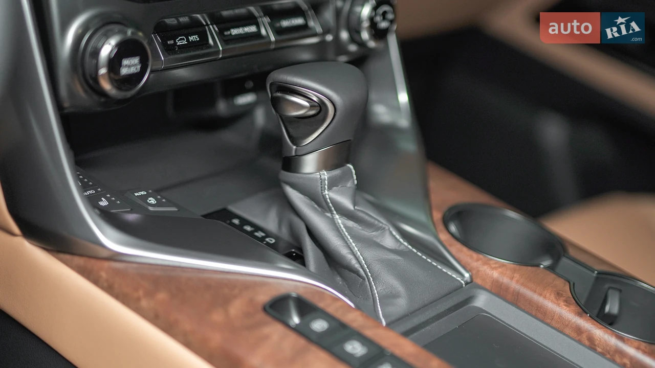 Lexus-18