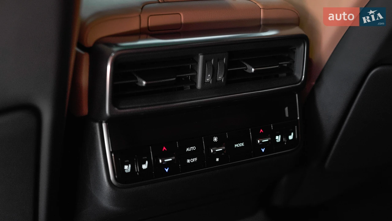 Lexus-24