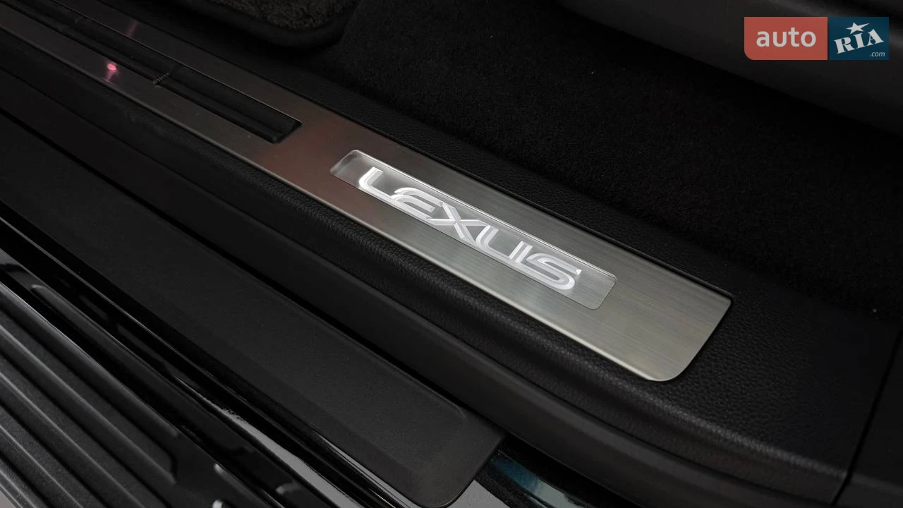 Lexus-0
