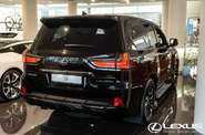 Lexus LX Black Edition