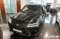 Lexus LX Black Edition