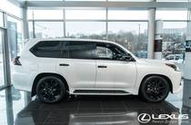 Lexus LX Black Edition