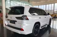 Lexus LX Black Edition