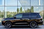 Lexus LX Black Edition