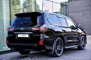 Lexus LX Black Edition