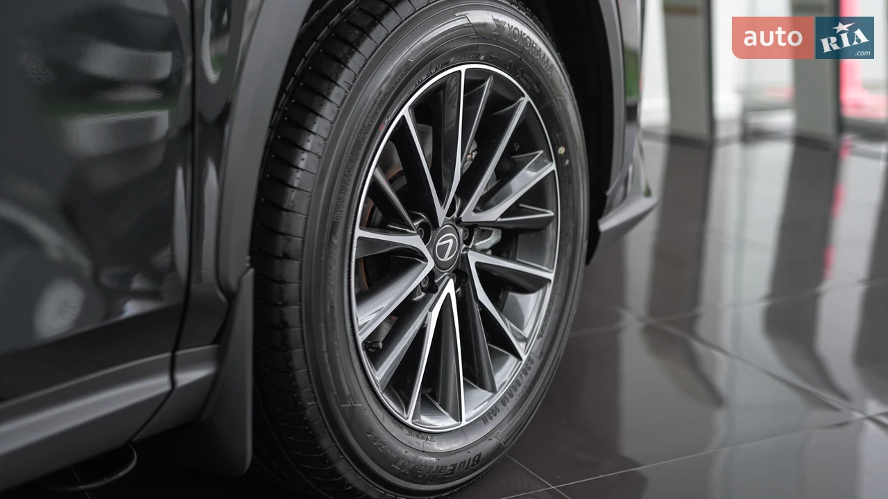 Lexus-12