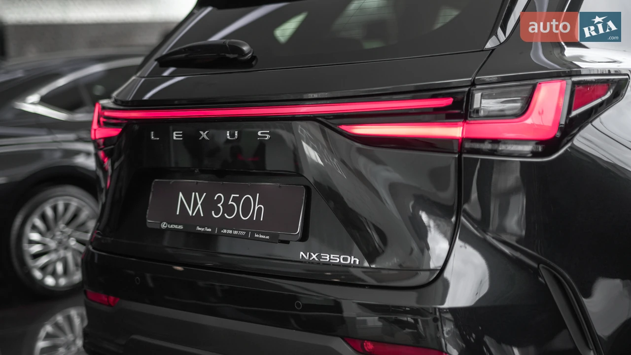 Lexus-9
