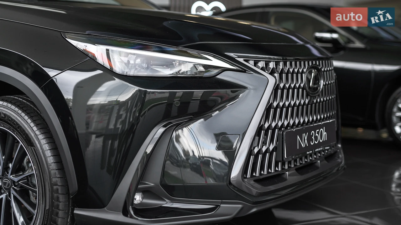 Lexus-5