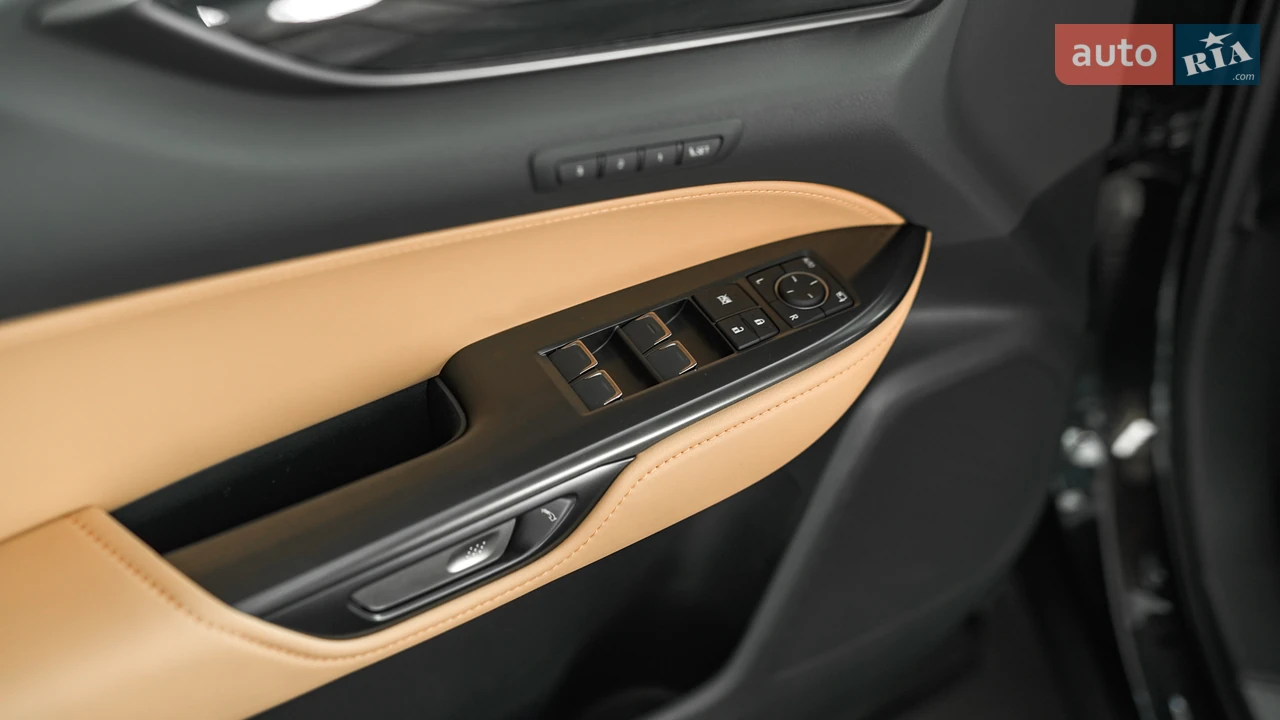 Lexus-21