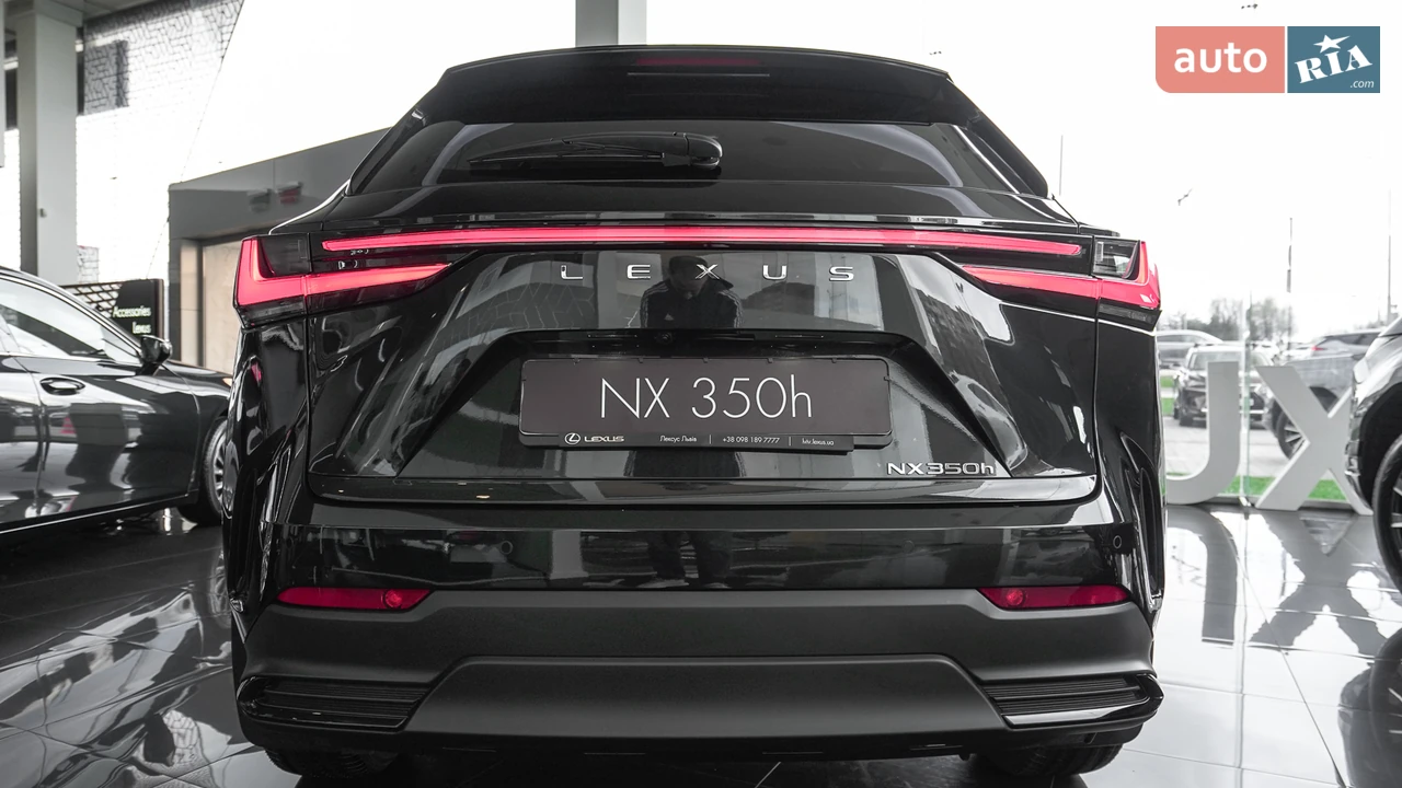 Lexus-8