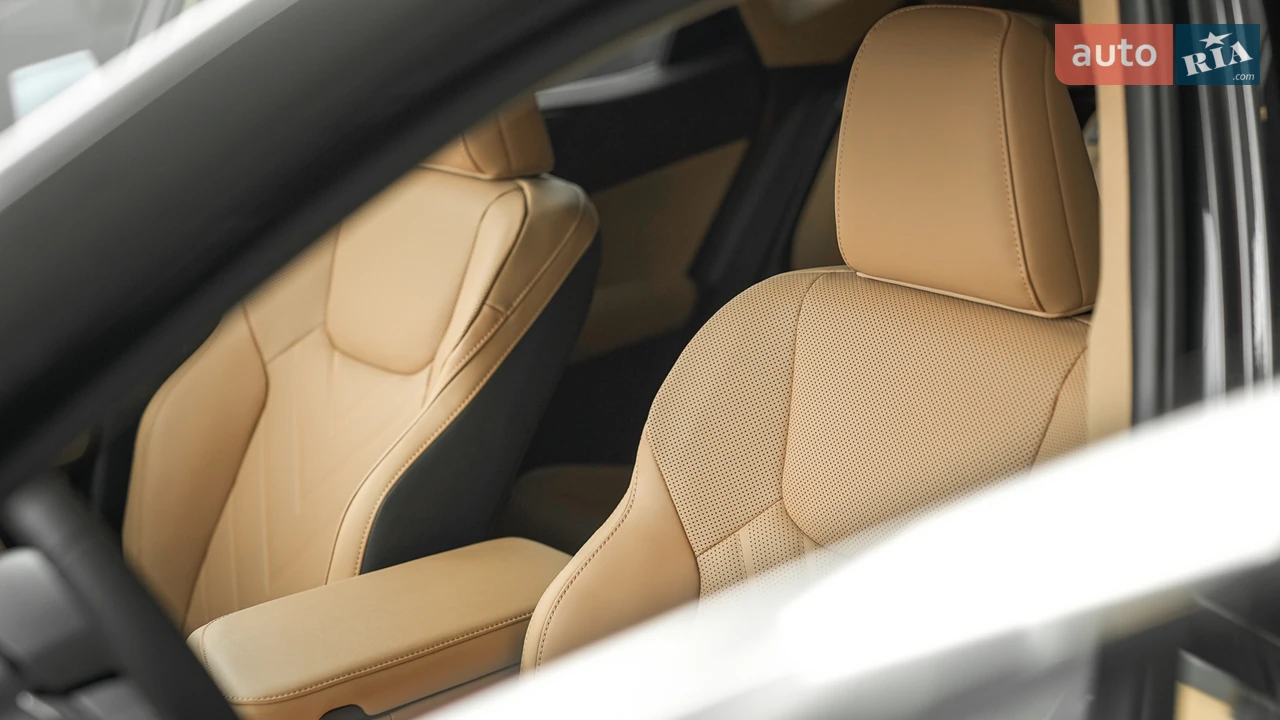 Lexus-18