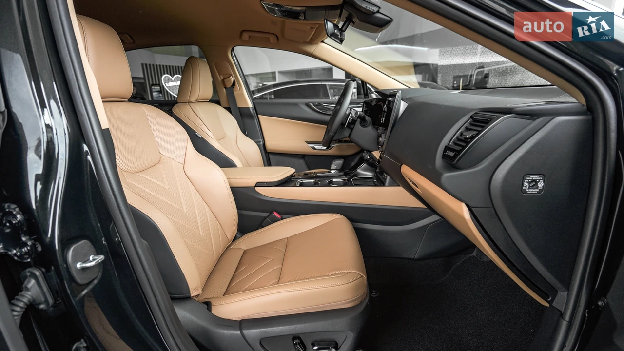 Lexus-16