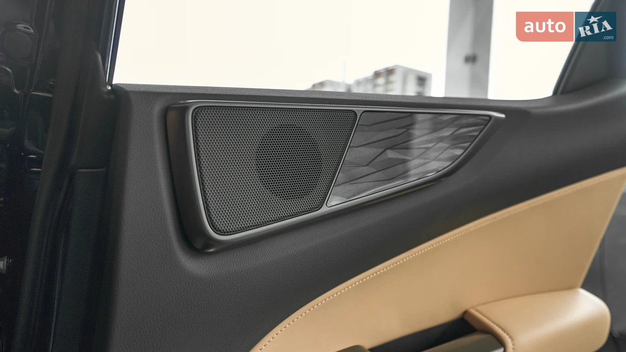 Lexus-1