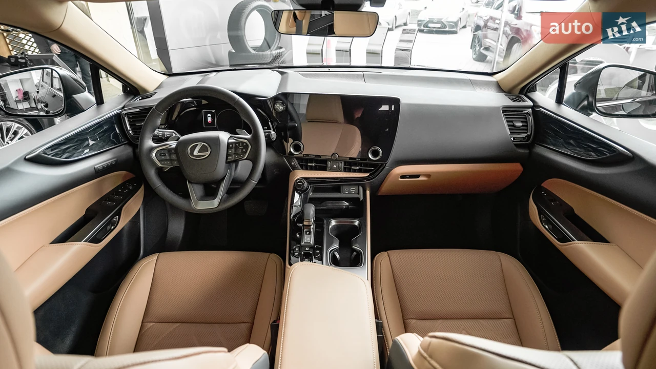 Lexus-13