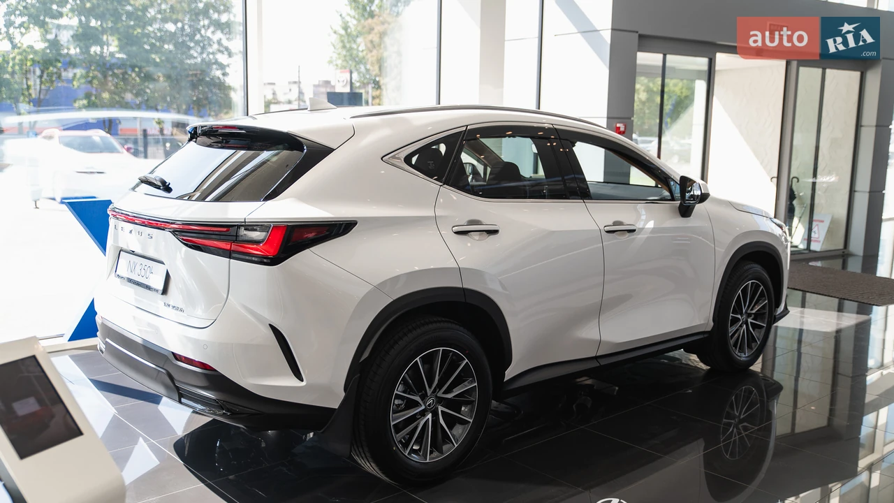 Lexus-5