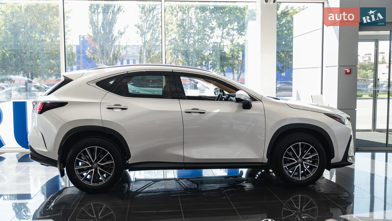 Lexus-4