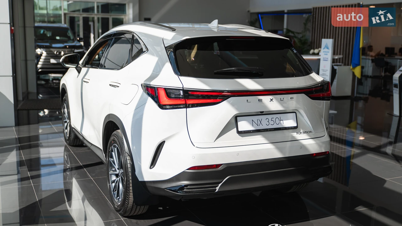 Lexus-6
