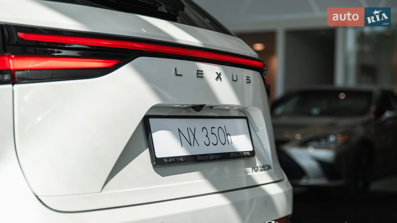 Lexus-7